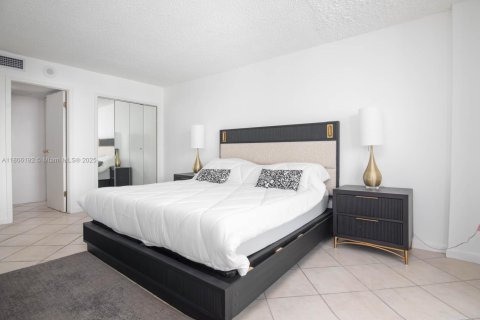 Copropriété à vendre à Miami Beach, Floride: 2 chambres, 97.36 m2 № 2022640 - photo 23