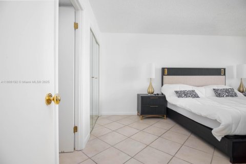 Copropriété à vendre à Miami Beach, Floride: 2 chambres, 97.36 m2 № 2022640 - photo 8