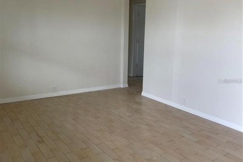 Villa ou maison à louer à Holiday, Floride: 3 chambres, 93.27 m2 № 2433480 - photo 4