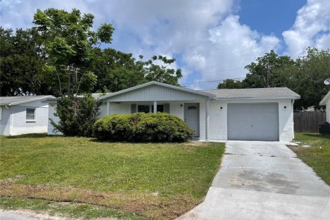 Villa ou maison à Holiday, Floride 3 chambres, 93.27 m2 № 2433480