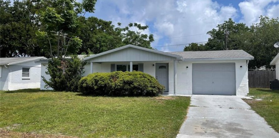 Villa ou maison à Holiday, Floride 3 chambres, 93.27 m2 № 2433480