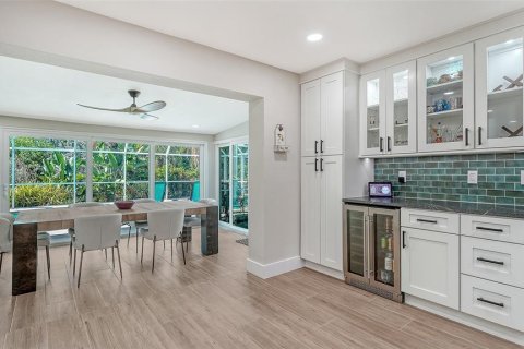 House in Longboat Key, Florida 3 bedrooms, 195.75 sq.m. № 2200112 - photo 21