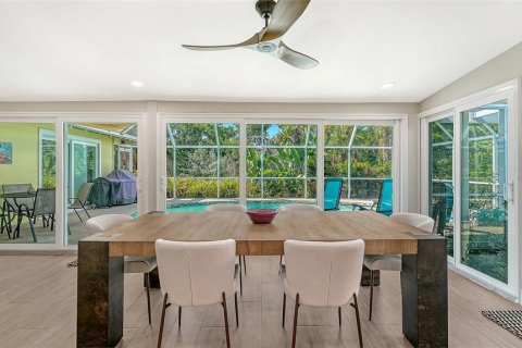 House in Longboat Key, Florida 3 bedrooms, 195.75 sq.m. № 2200112 - photo 23