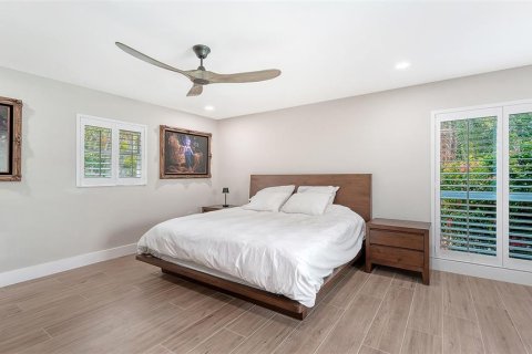 House in Longboat Key, Florida 3 bedrooms, 195.75 sq.m. № 2200112 - photo 27