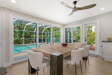 House in Longboat Key, Florida 3 bedrooms, 195.75 sq.m. № 2200112 - photo 24