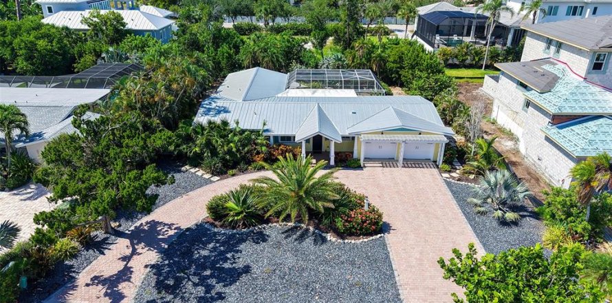 House in Longboat Key, Florida 3 bedrooms, 195.75 sq.m. № 2200112