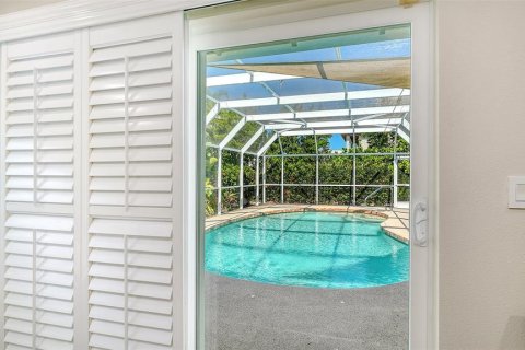 House in Longboat Key, Florida 3 bedrooms, 195.75 sq.m. № 2200112 - photo 30