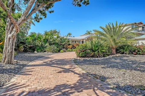 House in Longboat Key, Florida 3 bedrooms, 195.75 sq.m. № 2200112 - photo 6