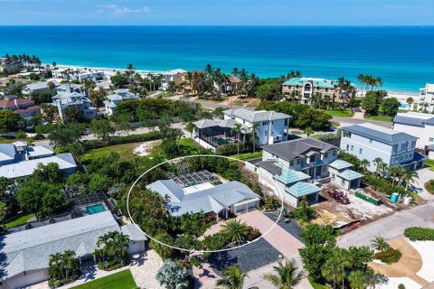 House in Longboat Key, Florida 3 bedrooms, 195.75 sq.m. № 2200112 - photo 9