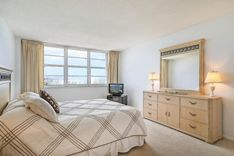 Condo in Boca Raton, Florida, 2 bedrooms  № 2392944 - photo 22