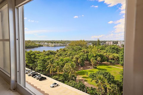 Condo in Boca Raton, Florida, 2 bedrooms  № 2392944 - photo 25