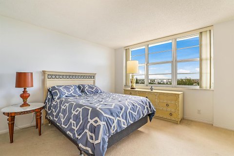 Condo in Boca Raton, Florida, 2 bedrooms  № 2392944 - photo 27