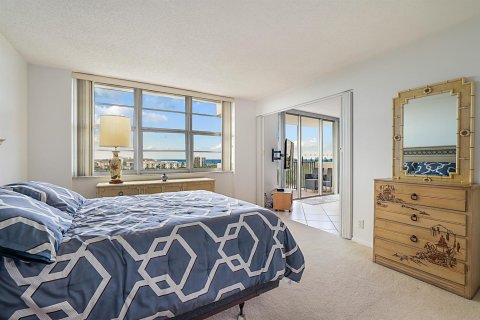 Condo in Boca Raton, Florida, 2 bedrooms  № 2392944 - photo 28