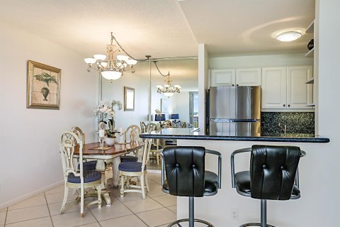 Condo in Boca Raton, Florida, 2 bedrooms  № 2392944 - photo 12