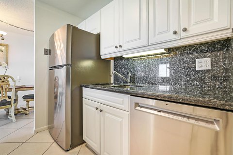 Condo in Boca Raton, Florida, 2 bedrooms  № 2392944 - photo 6
