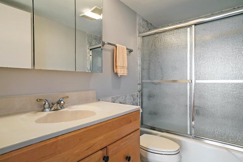 Condo in Boca Raton, Florida, 2 bedrooms  № 2392944 - photo 24