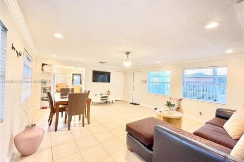 Villa ou maison à louer à Hollywood, Floride: 3 chambres, 119.66 m2 № 1842746 - photo 7