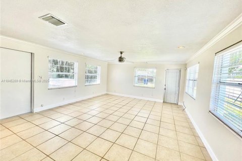 Villa ou maison à louer à Hollywood, Floride: 3 chambres, 119.66 m2 № 1842746 - photo 9