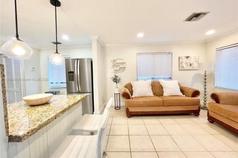 Villa ou maison à louer à Hollywood, Floride: 3 chambres, 119.66 m2 № 1842746 - photo 4