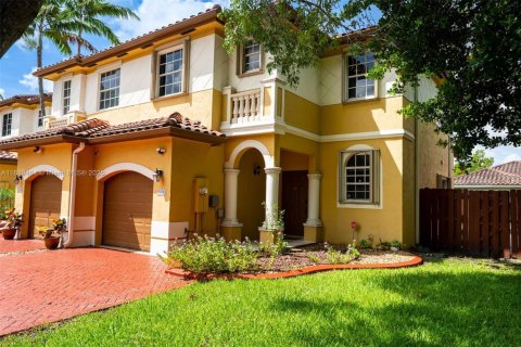 Townhouse in Miramar, Florida 3 bedrooms, 148.74 sq.m. № 1788324 - photo 2
