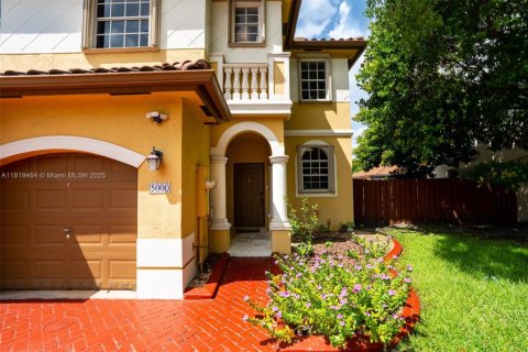 Townhouse in Miramar, Florida 3 bedrooms, 148.74 sq.m. № 1788324 - photo 4