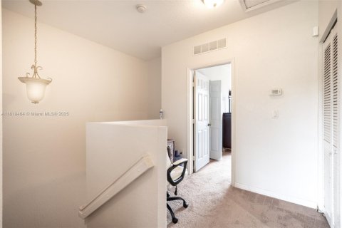 Townhouse in Miramar, Florida 3 bedrooms, 148.74 sq.m. № 1788324 - photo 11