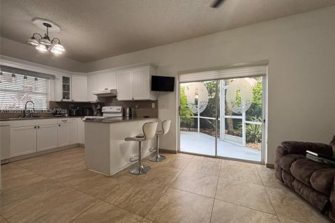 Casa en venta en Miami, Florida, 4 dormitorios, 173.73 m2 № 1945836 - foto 13