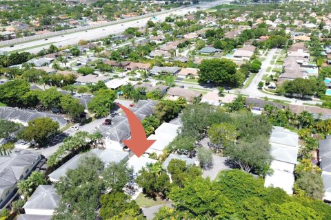 Casa en venta en Miami, Florida, 4 dormitorios, 173.73 m2 № 1945836 - foto 5