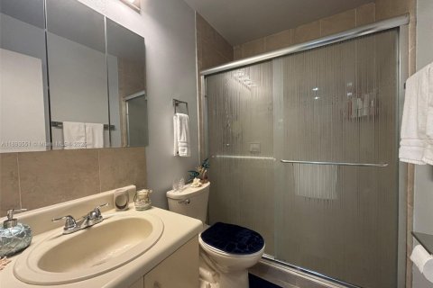 Casa en venta en Miami, Florida, 4 dormitorios, 173.73 m2 № 1945836 - foto 21