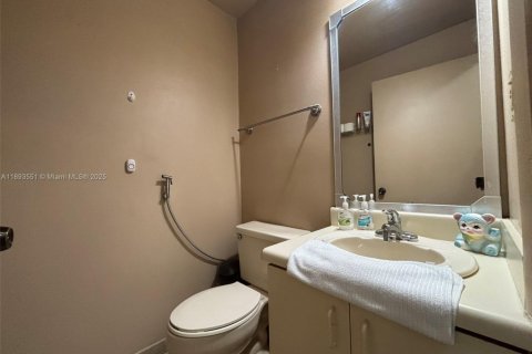 Casa en venta en Miami, Florida, 4 dormitorios, 173.73 m2 № 1945836 - foto 14