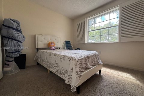 Casa en venta en Miami, Florida, 4 dormitorios, 173.73 m2 № 1945836 - foto 18