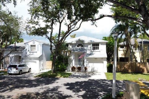 Casa en venta en Miami, Florida, 4 dormitorios, 173.73 m2 № 1945836 - foto 2