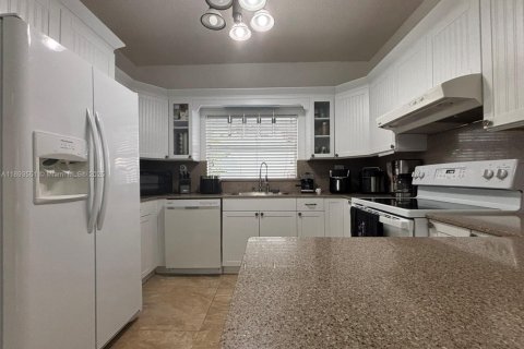 Casa en venta en Miami, Florida, 4 dormitorios, 173.73 m2 № 1945836 - foto 11