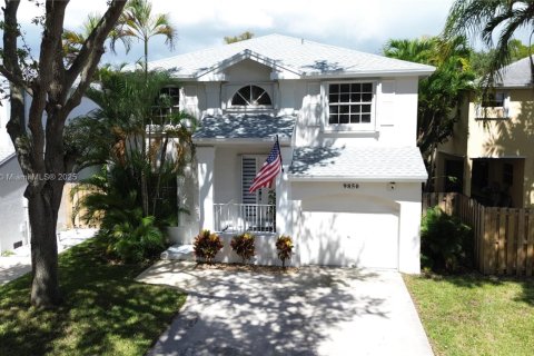 Casa en venta en Miami, Florida, 4 dormitorios, 173.73 m2 № 1945836 - foto 3