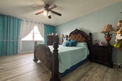 Casa en venta en Miami, Florida, 4 dormitorios, 173.73 m2 № 1945836 - foto 24