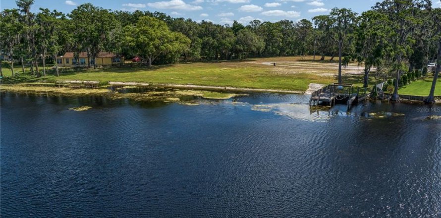 Terreno en Lutz, Florida № 1670151
