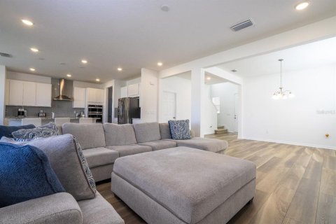 Casa en venta en Kissimmee, Florida, 5 dormitorios, 260.68 m2 № 1554721 - foto 17