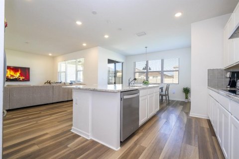 Casa en venta en Kissimmee, Florida, 5 dormitorios, 260.68 m2 № 1554721 - foto 14