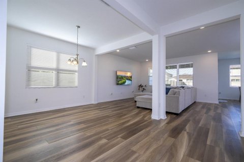 Casa en venta en Kissimmee, Florida, 5 dormitorios, 260.68 m2 № 1554721 - foto 22