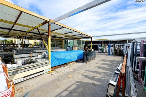 Commercial property in Hialeah, Florida № 1988266 - photo 25