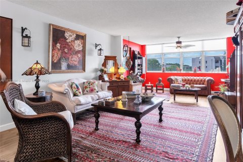 Condominio en venta en Sunrise, Florida, 3 dormitorios, 136.57 m2 № 1986463 - foto 5