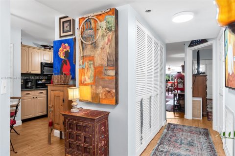 Condominio en venta en Sunrise, Florida, 3 dormitorios, 136.57 m2 № 1986463 - foto 2