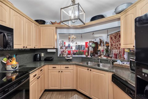 Condominio en venta en Sunrise, Florida, 3 dormitorios, 136.57 m2 № 1986463 - foto 1