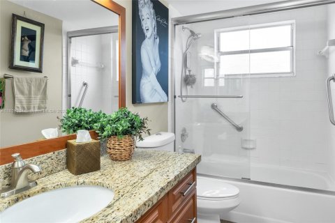 Condominio en venta en Sunrise, Florida, 3 dormitorios, 136.57 m2 № 1986463 - foto 25