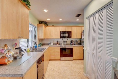 Casa en alquiler en Boca Raton, Florida, 3 dormitorios, 177.72 m2 № 1796985 - foto 3
