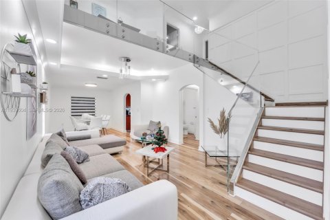 Villa ou maison à vendre à Pembroke Pines, Floride: 3 chambres, 183.95 m2 № 1997836 - photo 4