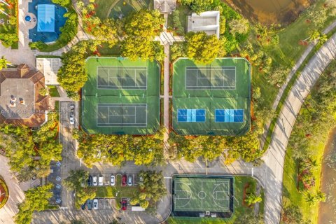 Villa ou maison à vendre à Pembroke Pines, Floride: 3 chambres, 183.95 m2 № 1997836 - photo 30