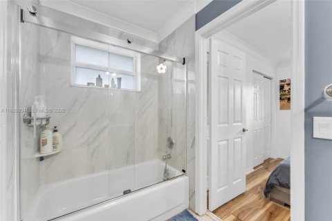 Villa ou maison à vendre à Pembroke Pines, Floride: 3 chambres, 183.95 m2 № 1997836 - photo 17