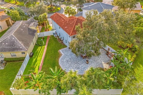 Villa ou maison à vendre à Pembroke Pines, Floride: 3 chambres, 183.95 m2 № 1997836 - photo 28