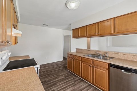 Villa ou maison à vendre à Tampa, Floride: 3 chambres, 128.76 m2 № 2294508 - photo 10